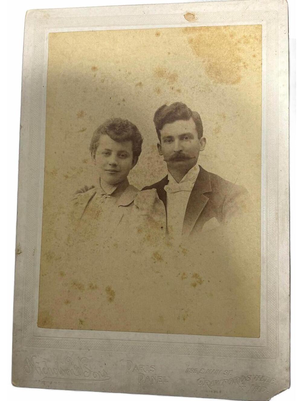 Vintage- Late 1890's Couples Cabinet Card Portrait